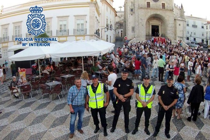 Policía española y portuguesa