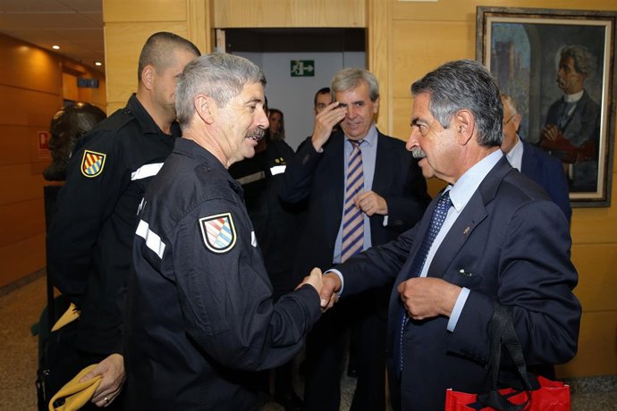 Revilla y De la Sierra se reúnen con miembros de la UME