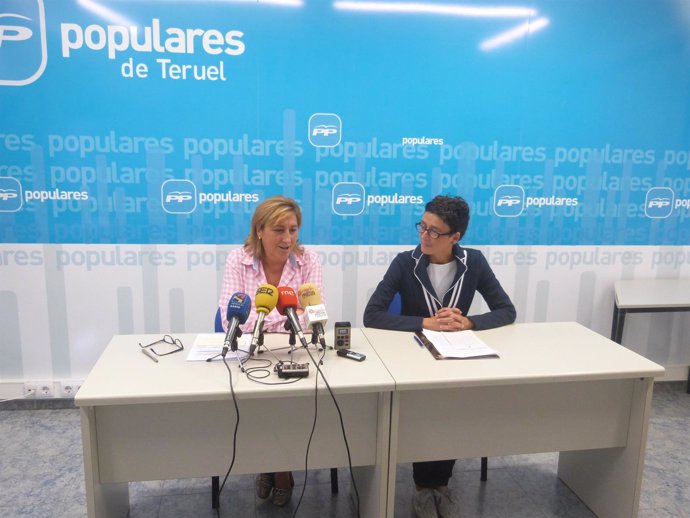 Carmen Pobo y Ana Marín (PP) este miércoles en rueda de prensa