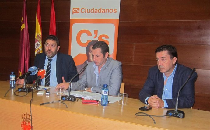 Miguel Sánchez, Mario Gómez y Juanjo Molina de Ciudadanos