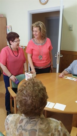 Visita de Teresa Vega a la Unidad de Día de  La Estrella