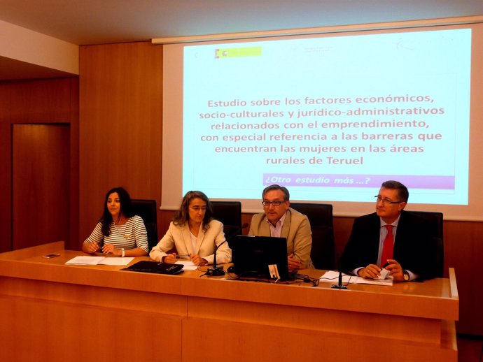 Jornada sobre emprendedoras en el medio rural, celebrada en Teruel