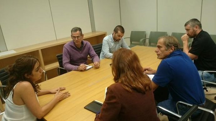 Celia Mayer con aninalistas