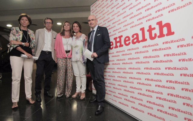 Isabel Ambrosio y Manuel Carmona con representantes del encuentro