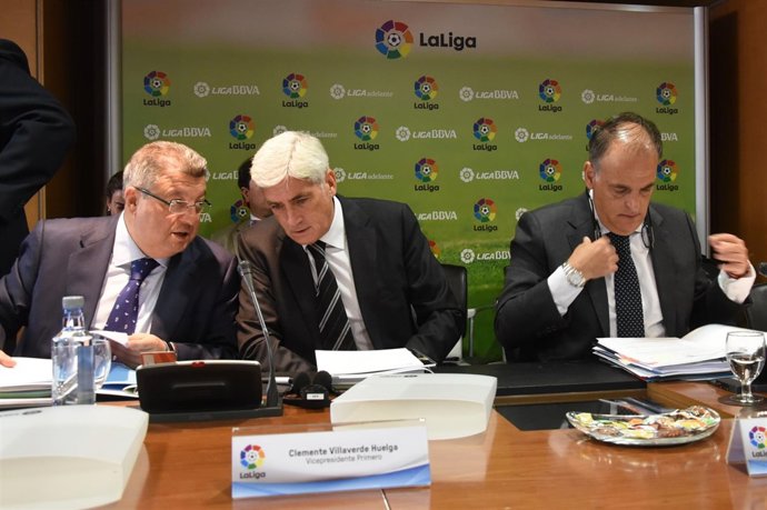 Javier Tebas y Clemente Villaverde en la Asamblea de la LFP