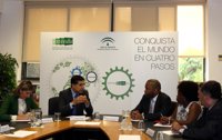 Junta impulsa relaciones comerciales e institucionales con pymes de Angola
