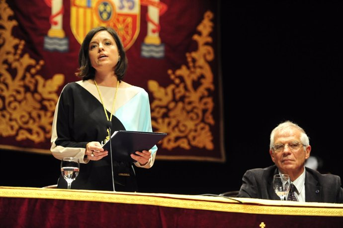 La alcaldesa de San Fernando con Josep Borrel en acto institucional       