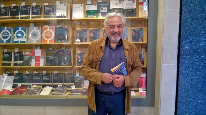 El autor ha presentado el libro en la sede de Tirant lo Blanch en Valencia