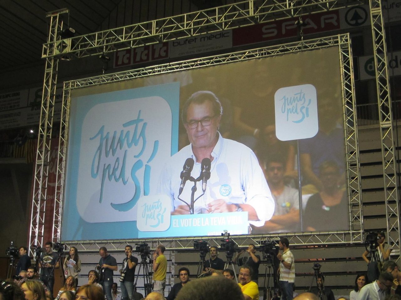 El presidente de la Generalitat, Artur Mas, en un mitin de Junts pel sí