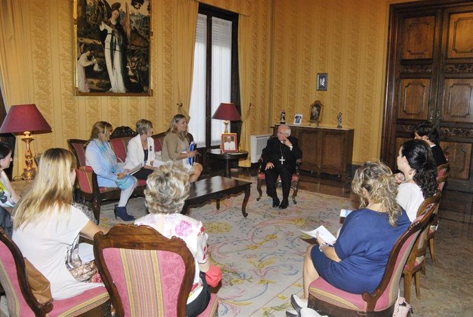 Mujeres empresarias se reúnen con el cardenal 