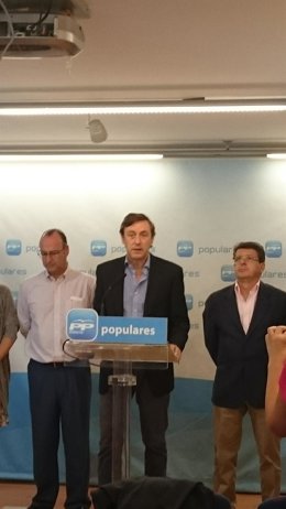 Hernando, en rueda de prensa en Almería