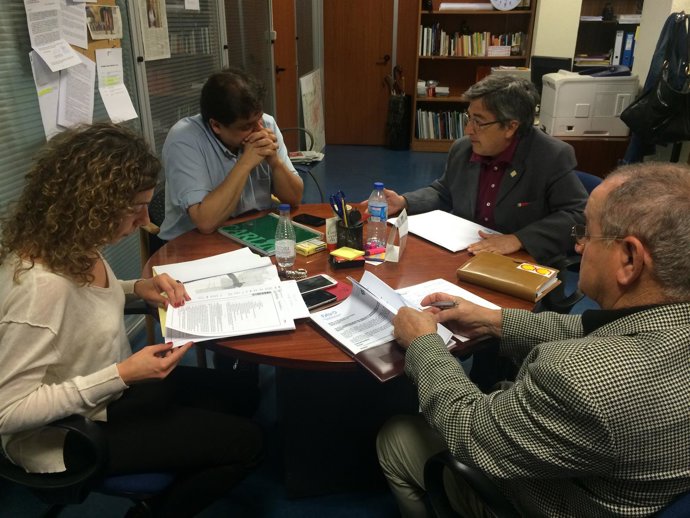 Concejales de IU con responsables de la FAVO