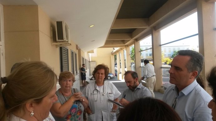 Encuentro de Juan Bueno con enfermeras del centro de salud de Carmona