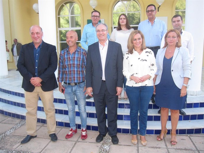 Juan Pablo Durán y Antonio Ruiz con los representantes del PSOE