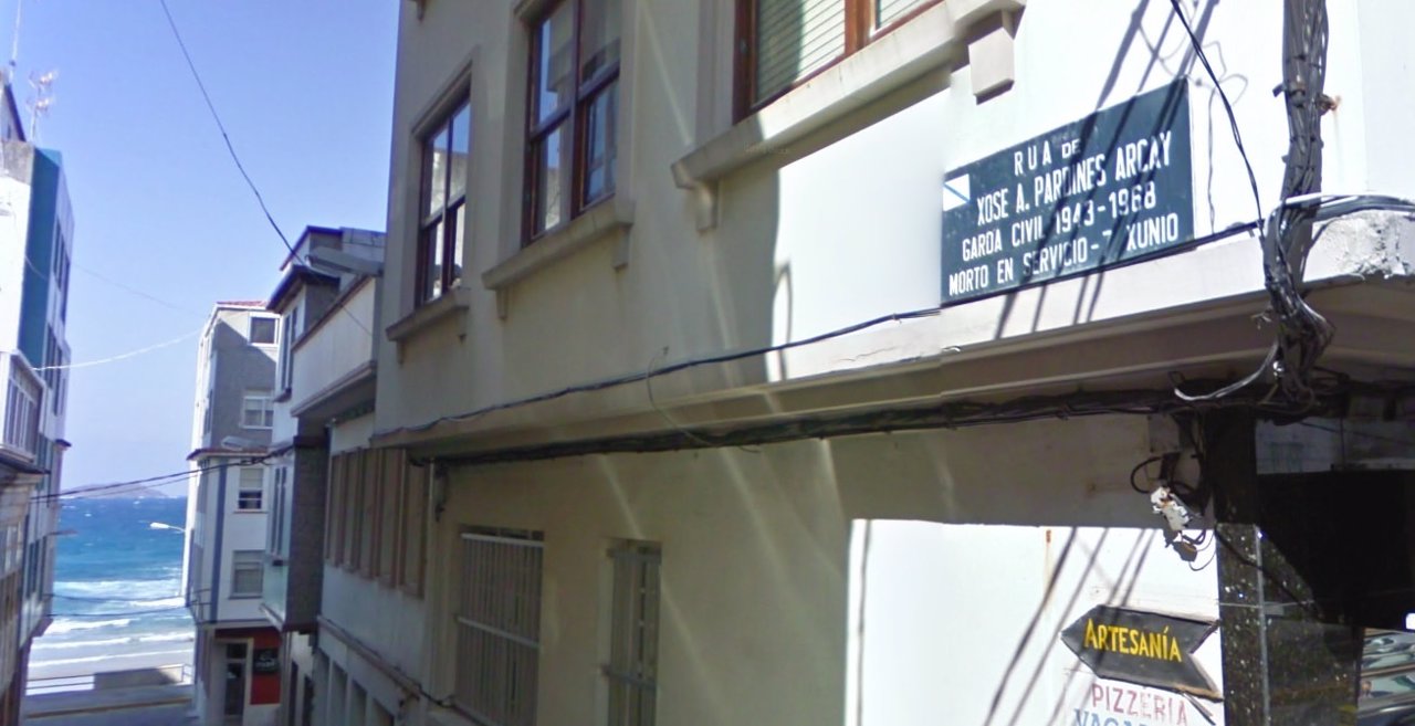 Calle dedicada a Pardines en su pueblo natal de Malpica (La Coruña)