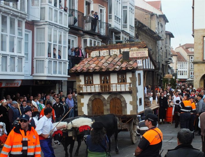 Carreta desfilando en el Día de Campoo