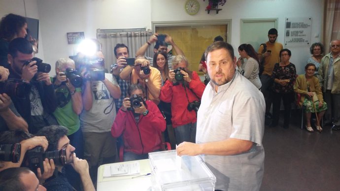Oriol Junqueras vota el 27S