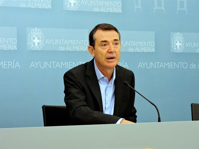 El portavoz del PSOE en el Ayuntamiento de Almería, Juan Carlos Pérez Navas