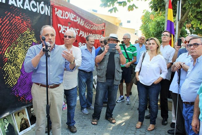 Acto en homenaje a Francisco Rodríguez Ledesma, con apoyo de IU