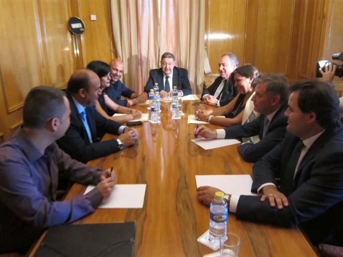 Reunión Mesa de las Cortes