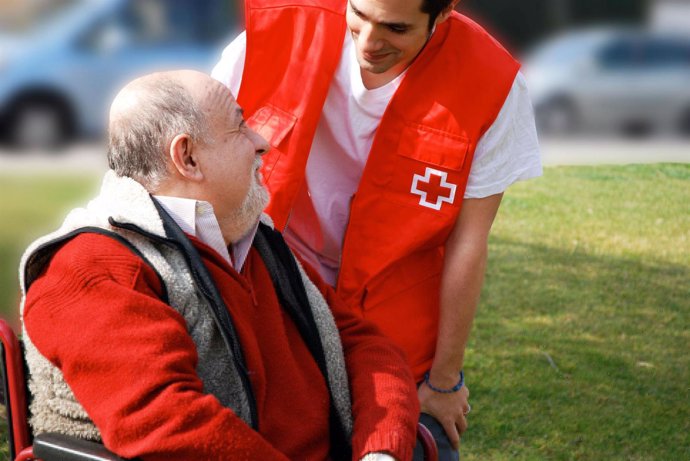 Voluntariado personas mayores de Cruz Roja Española