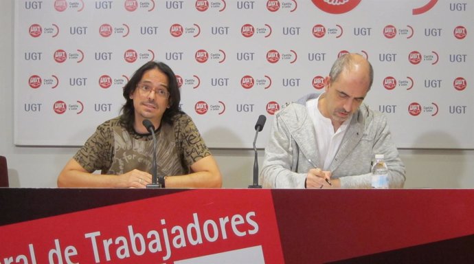 Carlos Gail (izq) y Jesús Goicoechea en rueda de prensa