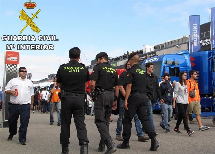 Agentes de la Guardia Civil trabajando este fin de semana en Motorland