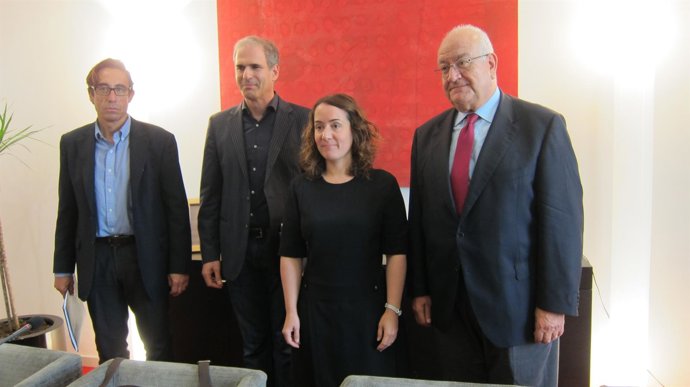 Tello, junto a Traub, Muñoz y el gerente del Palau de la Música 