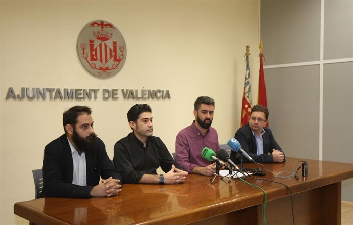 Fuset explica las bases de la convocatoria del diseño del cartel de Fallas