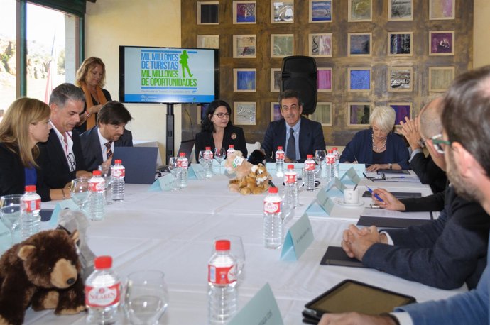 Martín con Comisión Permanente Turismo