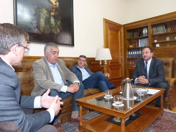 Guillén se ha reunido este lunes con el presidente de la DPT