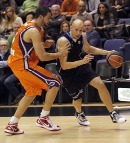 Lubos Barton, Valencia Basket - Baloncesto Fuenlabrada (Baloncesto)