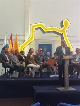 Presidente del Cabildo de Gran Canaria, Antonio Morales, con su equipo