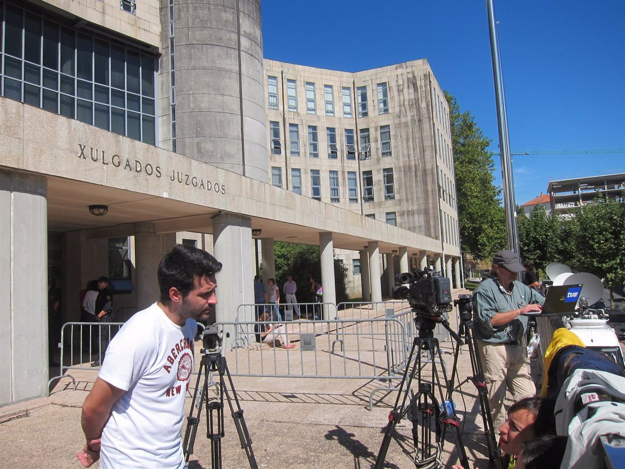 Medios esperando la selección del jurado del crimen de Asunta