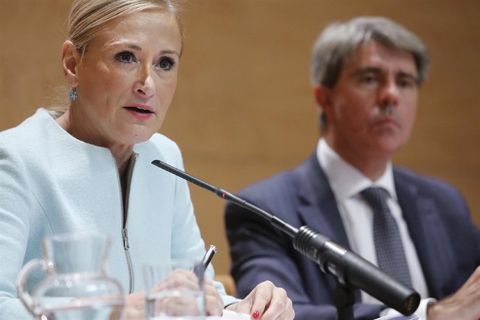 CIFUENTES PRESIDE LA REUNIÓN DEL CONSEJO DE Gobiernola Presidenta De La Comunida