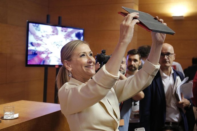 CIFUENTES PRESIDE LA REUNIÓN DEL CONSEJO DE GOBIERNO. PRESENTACIÓN VIDEO 20X20.L