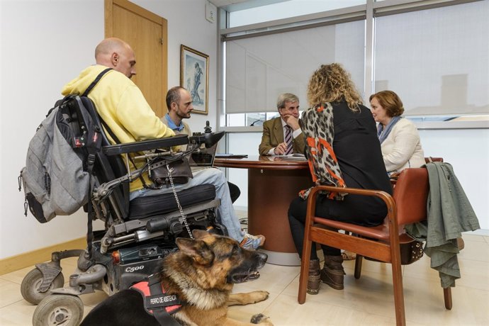 De la Sierra con representantes de Cocemfe
