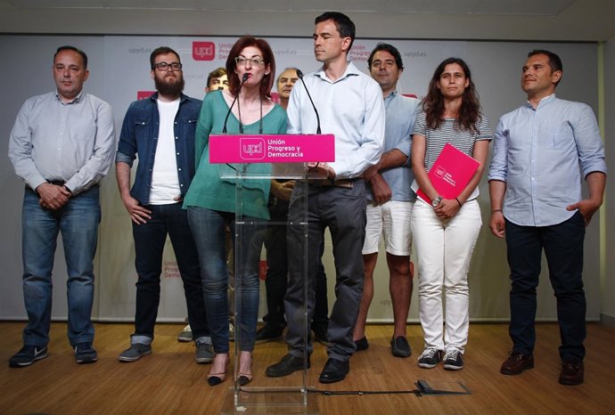 El nuevo portavoz de UPyD, Andrés Herzog, con la nueva dirección del partido
