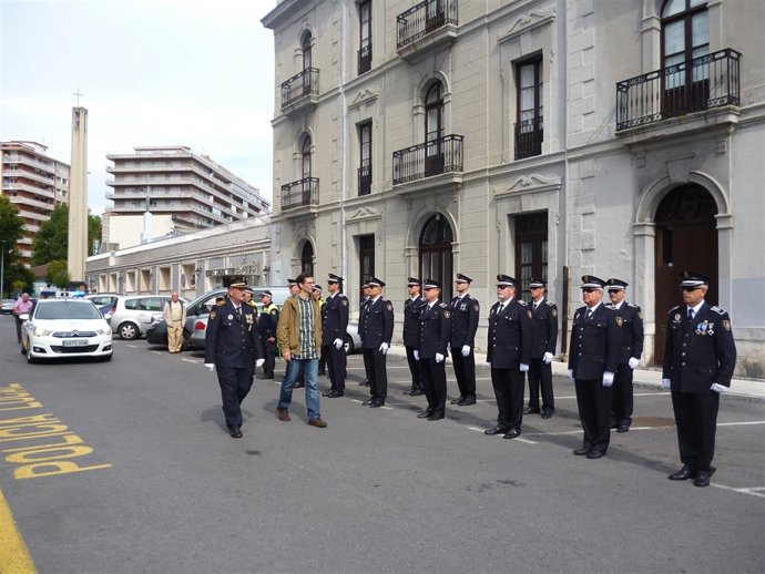 Pase de revista a los agentes