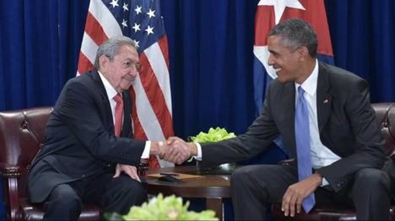 Los presidentes de Cuba, Raúl Castro, y EEUU, Barack Obama