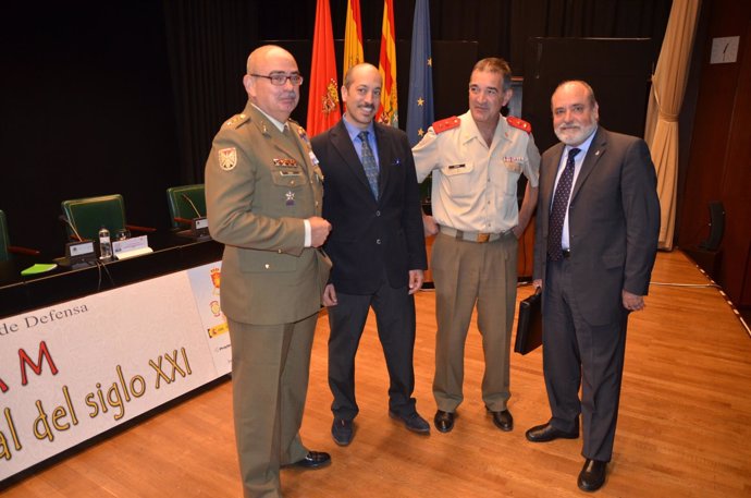 Coronel Eugenio Vera, Karim Hauser, coronel J.M.Vicente y comiario P Serrano