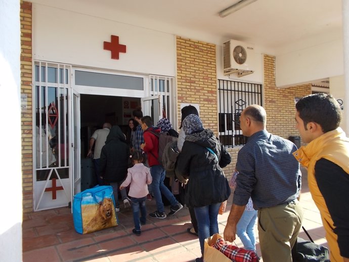 Los refugiados sirios llegan al centro de Cruz Roja