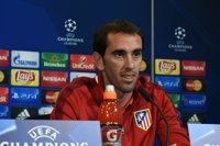 Godín: "Tenemos que respetar al Benfica"
