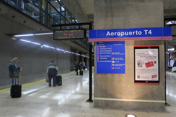Aeropuerto de Barajas, turismo, turistas, viajeros, viajes, avión, AENA.