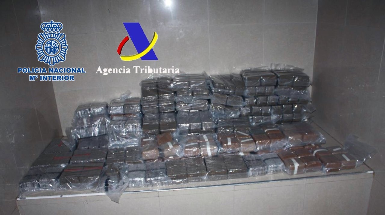 Requisadas 68 pastillas de hachis envueltas en plástico