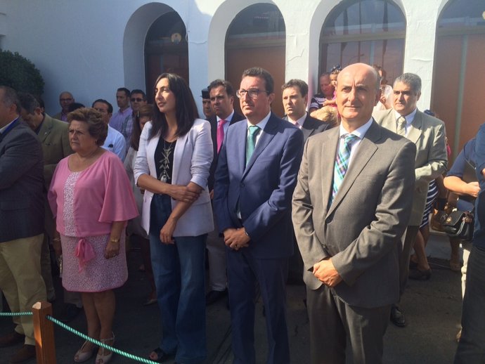 La secretaria general del PP-A, Dolores López, en la Feria de Cartaya. 