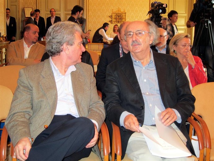 Antonio Colinas (derecha), junto al resto de miembros del jurado 