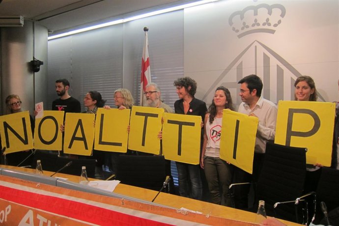 El Gobierno de Colau pide con ERC y CUP declarar Barcelona contraria al TTIP