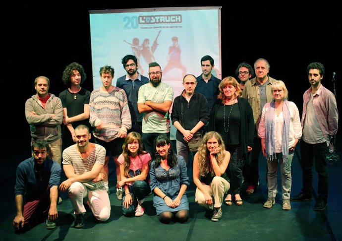 Foto de familia en la presentación de la temporada de l'Estruch