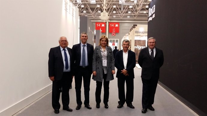 Rafael Climent visita el Salón Internacional de la Cerámica Cersaie